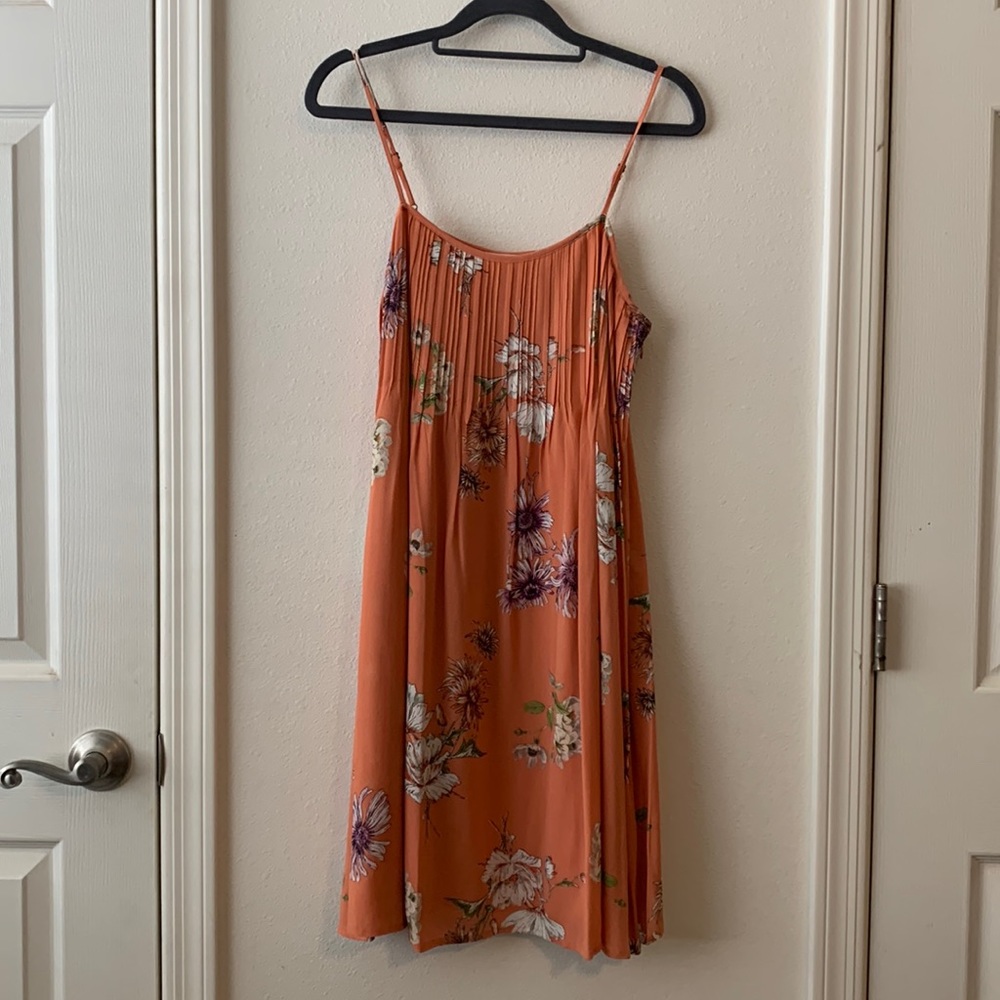 A Loves A Dress